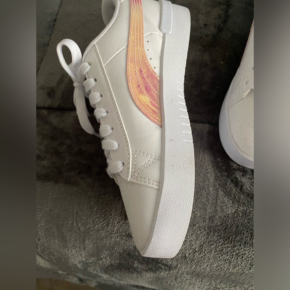 Puma tennis shoes